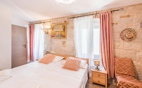Kovacic Rooms